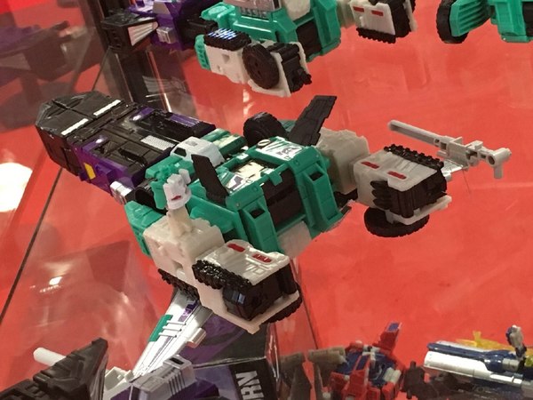 Cybertron Con 2016   Titans Return Sixshot Detailed Display Photos  14 (14 of 27)